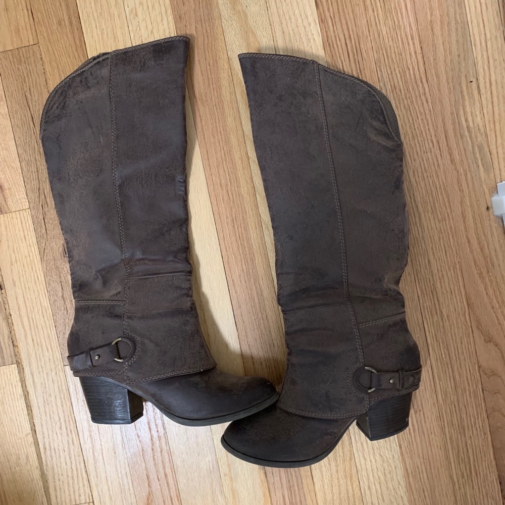 Heeled boots